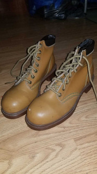 8 steel toed boots