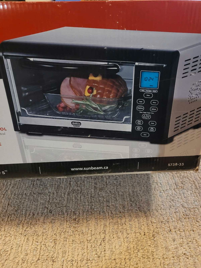 Digital convection oven in Toasters & Toaster Ovens in Barrie
