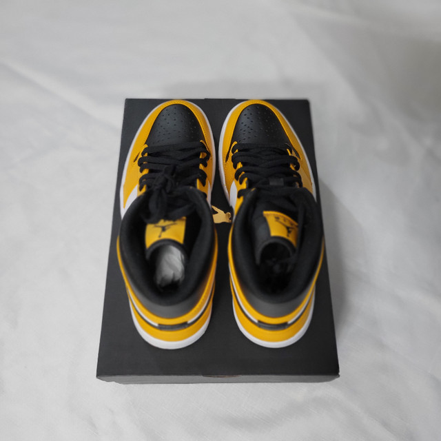 Nike Air Jordan 1 Mid Taxi Reverse - 554724701 - Size 9.5 - New in Men's Shoes in City of Toronto - Image 4