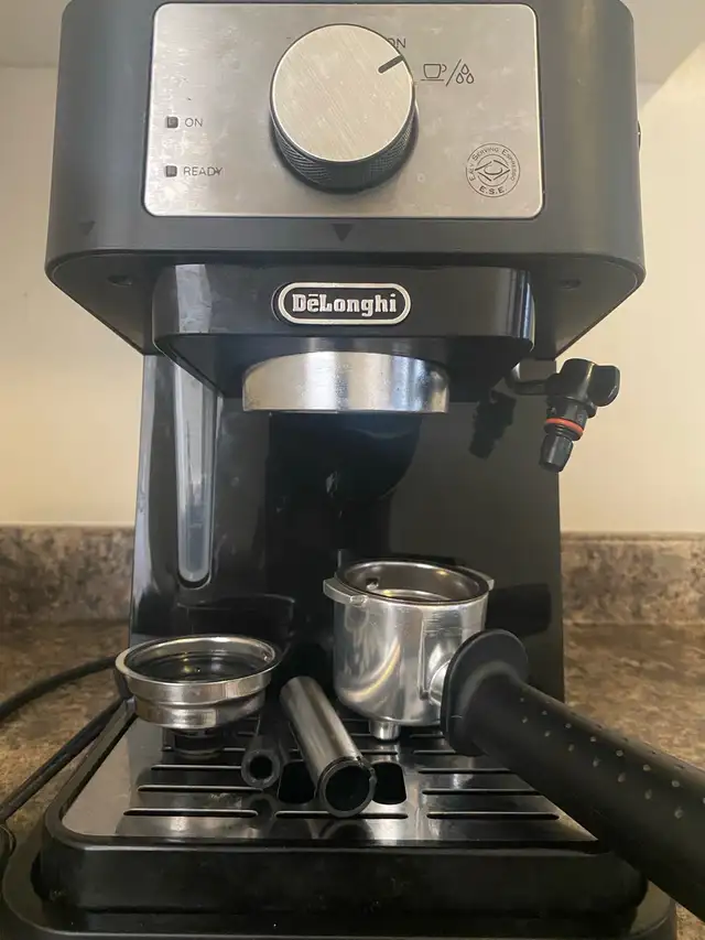 Delonghi Espresso Machine in Coffee Makers in London - Image 2