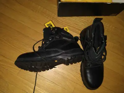 Women's work boots size 9.5, View more