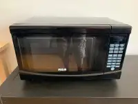 RCA microwave 700w black