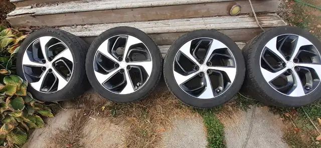 19 in.Hyundai & dodge Journey rims in Tires & Rims in Annapolis Valley - Image 2