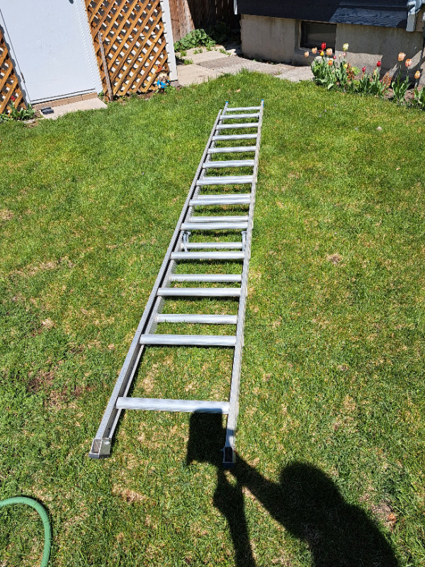 14 foot extends to 21 Foot Aluminum Ladder | Ladders & Scaffolding |  Calgary | Kijiji