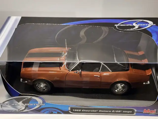 1968 Camaro Z/28 Coupe brown 1:18 diecast model  in Toys & Games in Edmonton - Image 5