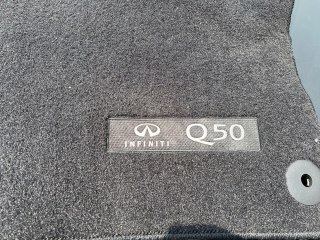 Infiniti Q50 S Carpet/Floor Mat Tapis de plancher  dans Autres pièces et accessoires  à Ville de Montréal - Image 3