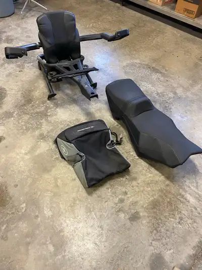 2 up seat w/heated handles. Comes with rack and storage bag . ( Came off of 2018 polaris switchback...