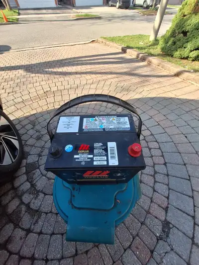 Purchase this battery a year ago never used !! Asking for 50.00 if you’re interested please call 416...