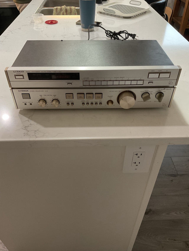 Vintage Luxman C-02 Pre-Amplifier and T-404 Tuner in Stereo Systems & Home Theatre in Trenton