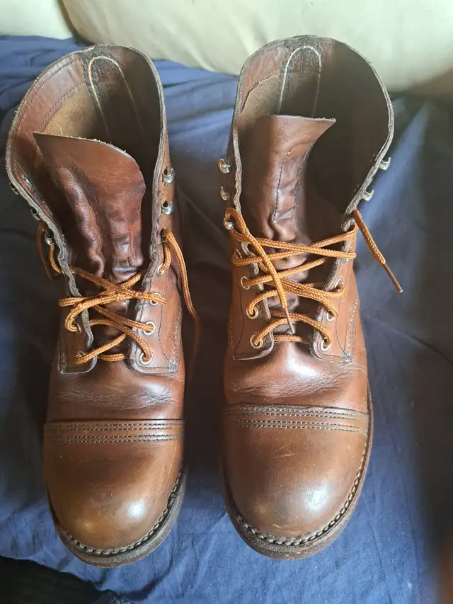Red Wing Boots 8111 Iron Ranger Made in USA Size 9 US in Men's Shoes in City of Toronto - Image 6