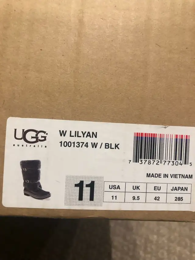 UGGS BOOTS in Women's - Shoes in Markham / York Region - Image 3