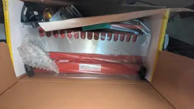 I am selling a Samona 12-inch dovetail jig, designed for creating precise and professional dovetail...