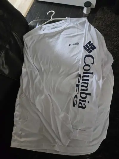 This is a new Columbia PFG long sleeve shirt in size XXL, perfect for fishing or any outdoor activit...
