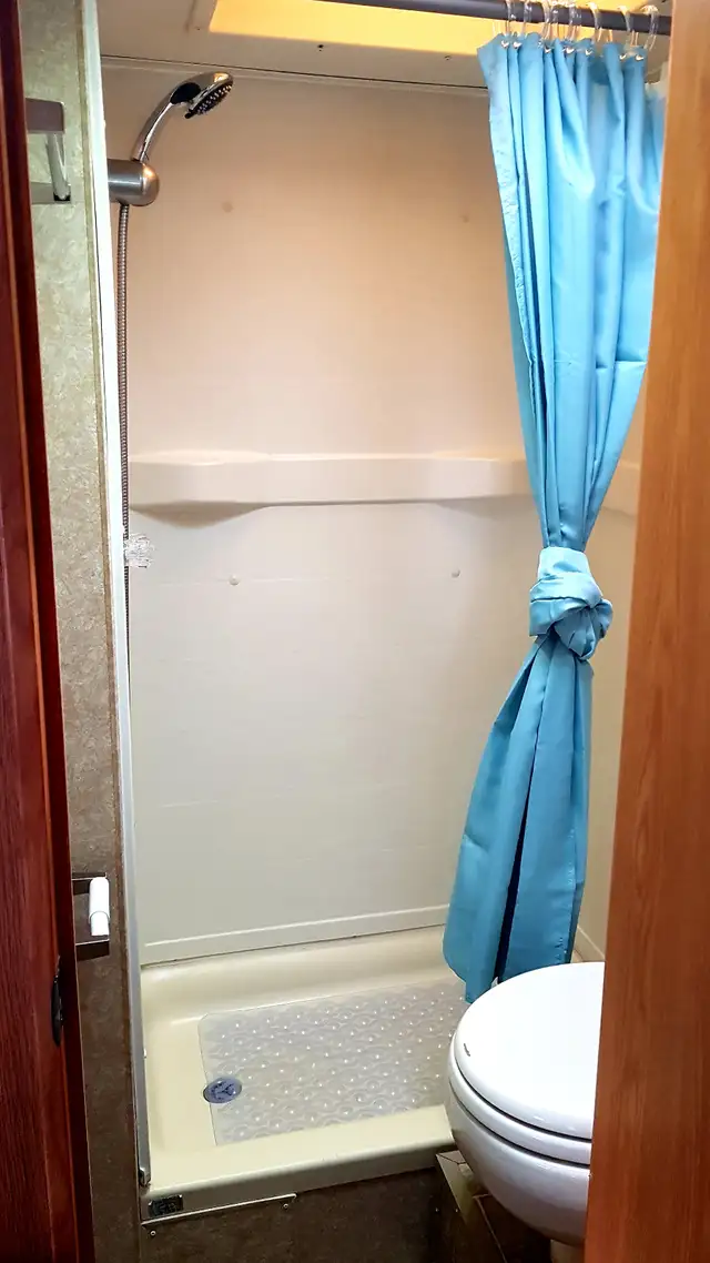 Motorhome / RV Thor Majestic 24' exceptional condition in RVs & Motorhomes in Edmonton - Image 6