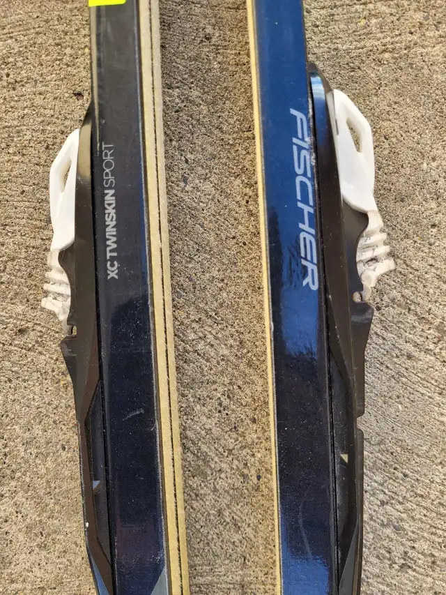 Fischer XC Twin Skin Sport 199cm Nordic ski with IFP bindings in Ski in Calgary - Image 11