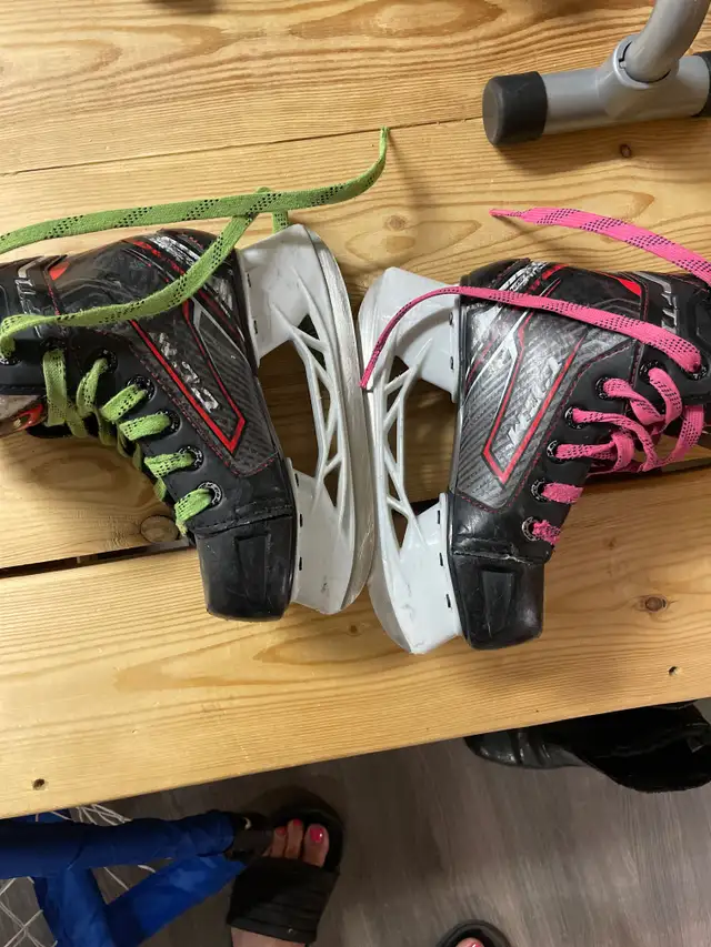 Skates Youth  size Y12.5 in Skates & Blades in City of Toronto - Image 3