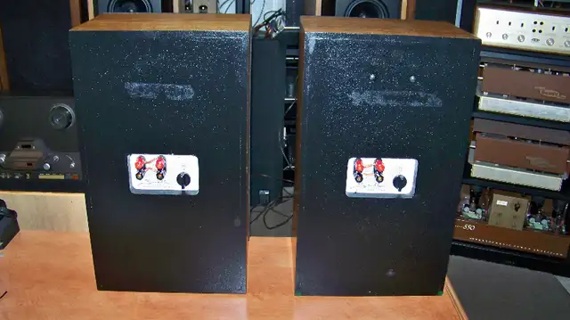 Snell K-II bookshelf speakers, CONSIDERING TRADES in Speakers in Gatineau - Image 5