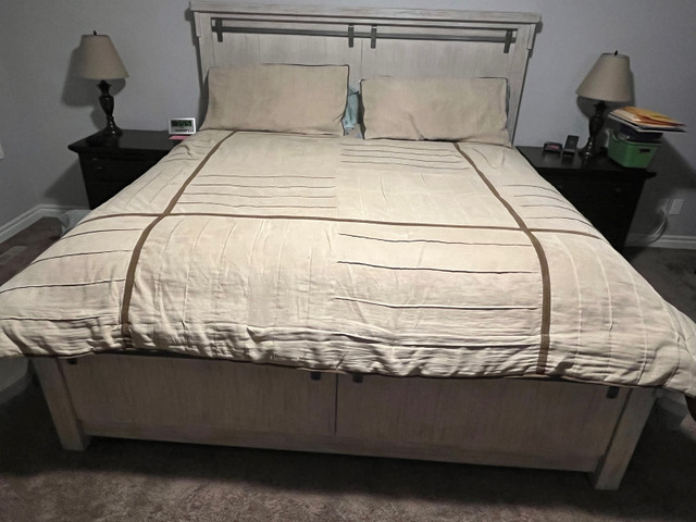 King  Size Comforter Bedsing Set in Bedding in Calgary - Image 2