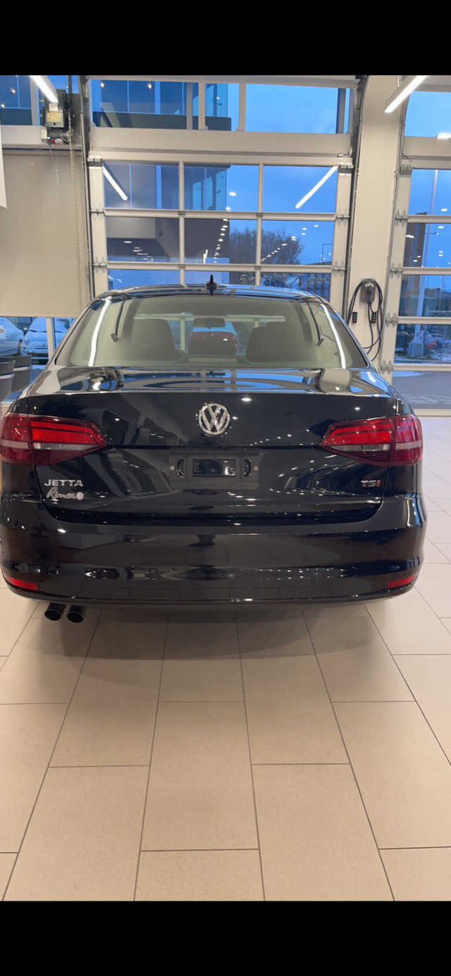 Volkswagen jetta 2017 dans Autos et camions  à Laurentides - Image 4