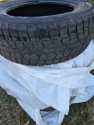 4 toyo winter tires NO RIMS Model is toyo observe gsi-6 195/65r15 Manufactured 2021 Still lots of tr...