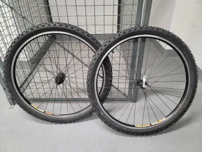 Weinmann 26" rim brakes wheelset, Voir plus