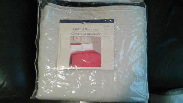 SILK FILLED COTTON  2 DUVETS and Badspread, New, 50%Off in Bedding in Markham / York Region - Image 3