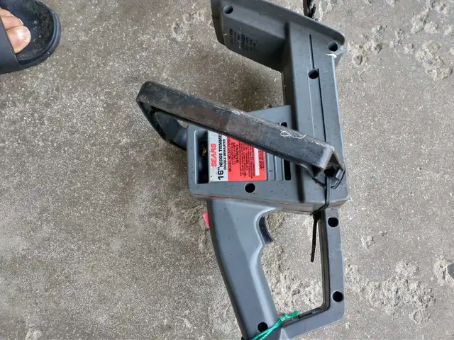 garden tools in Lawnmowers & Leaf Blowers in Kingston - Image 3