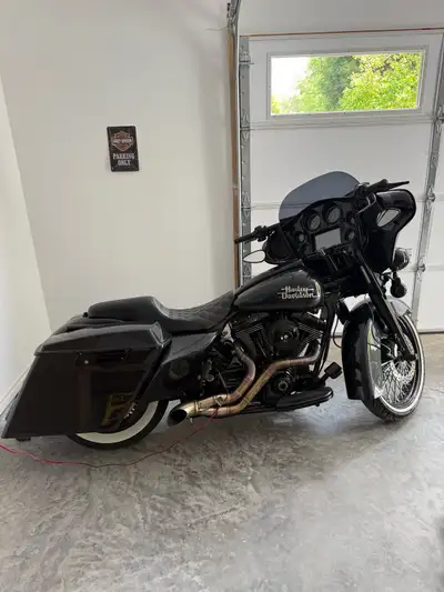 Message if interested 59000 km Mint shape Air ride Custom bike