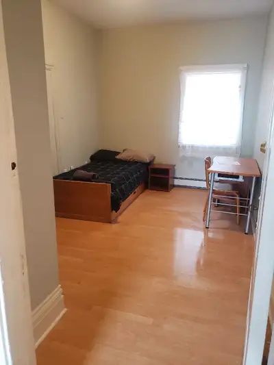 Downtown Halifax room for female student