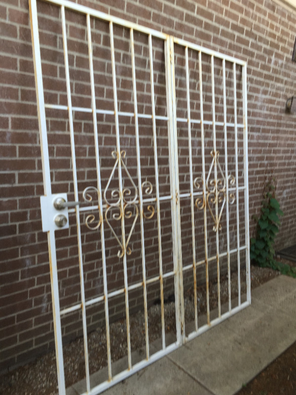 72" x 80" Outswing patio security door with Brinks keyed lockset in Decks & Fences in Mississauga / Peel Region - Image 2