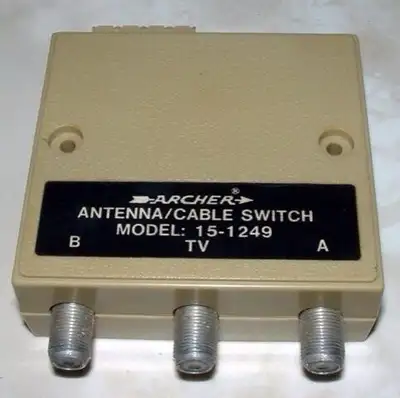 Archer model 15-1249 switch vcr/TV,attenna $5.00, PARALLEL SWITCH Q4 instruments $5.00 Leave your ho...