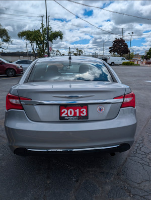 2013 Chrysler 200