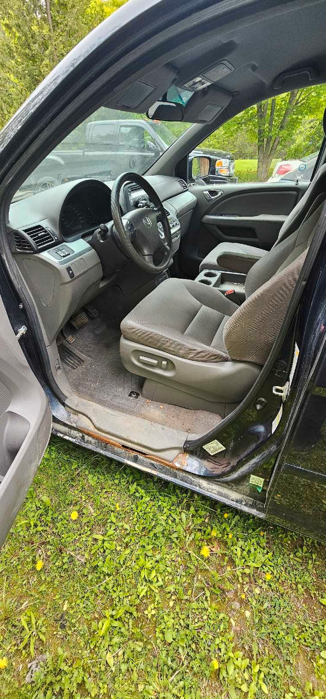 2010 Honda Odyssey in Cars & Trucks in Ottawa - Image 4