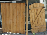 GARDEN GATE & FENCE PANEL WITH POST (near new condition)