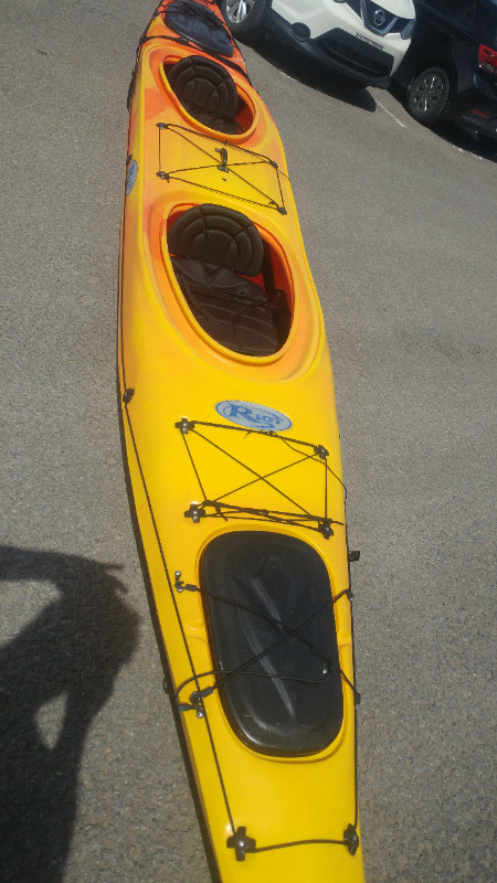 Kayak de mer double avec équipement complet dans Sports nautiques  à Ville de Québec - Image 3