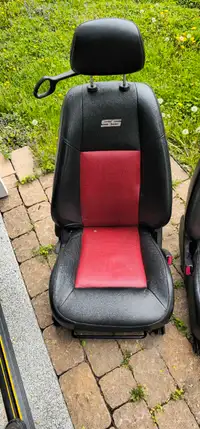 Cobalt ss leather seats 