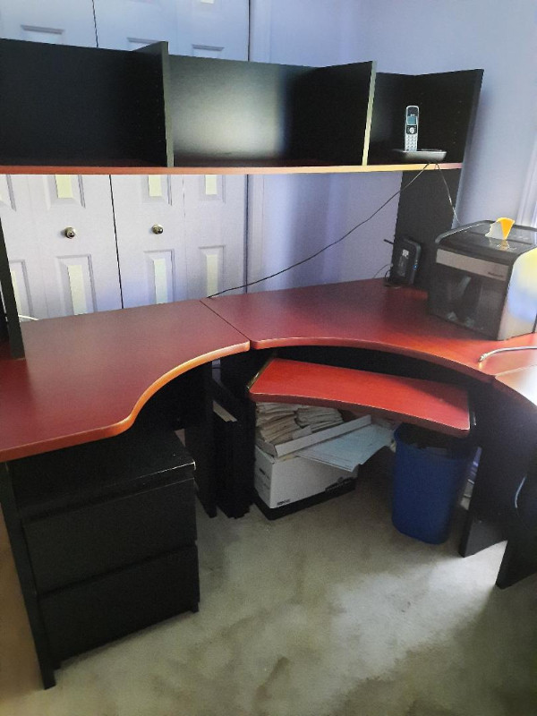 L-Desk w/hutch in Desks in Ottawa - Image 2