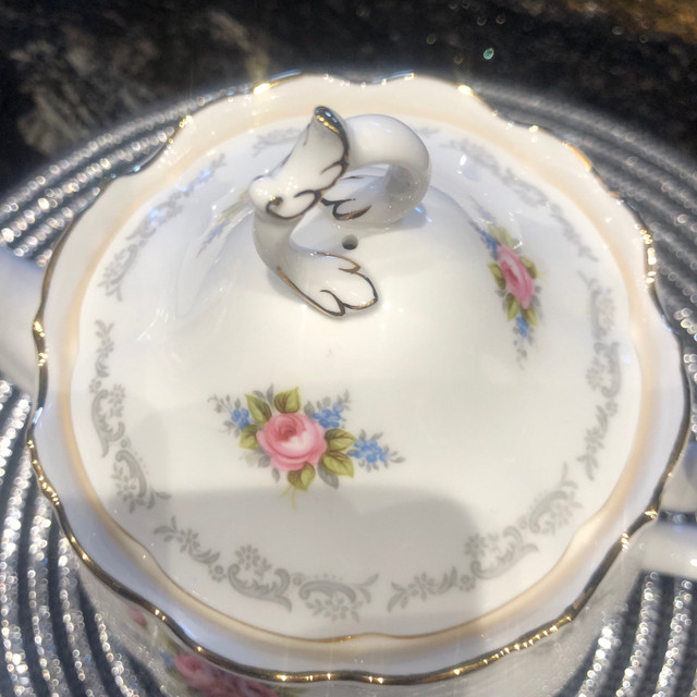 Royal Albert tranquility China  in Arts & Collectibles in Mississauga / Peel Region - Image 2