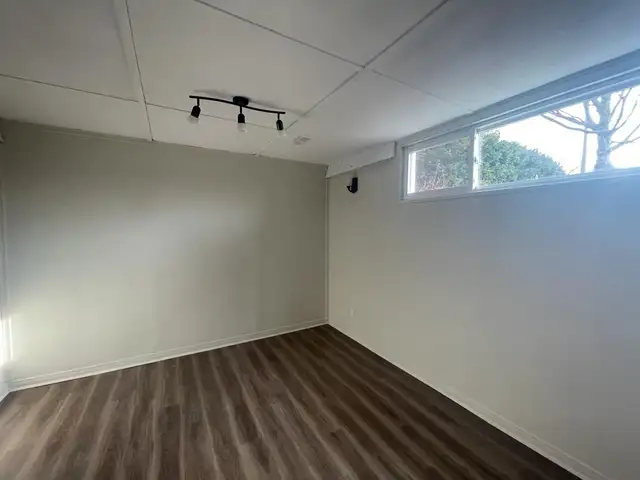 Bright, spacious - one bedroom apt. for rent in Long Term Rentals in Guelph - Image 8