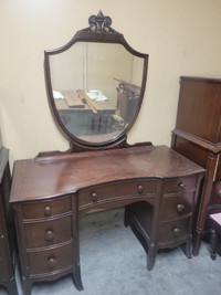 Antique bedroom set 100.00 for everything