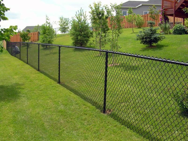Chainlink Fence Installed in one day! in Other in Napanee - Image 4