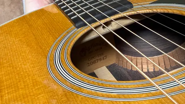 2017 Martin GPC-28E rosewood cutaway acoustic electric gu in Guitars in Gatineau - Image 9