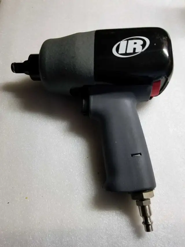 AIR IMPACT WRENCH in Power Tools in Markham / York Region - Image 2
