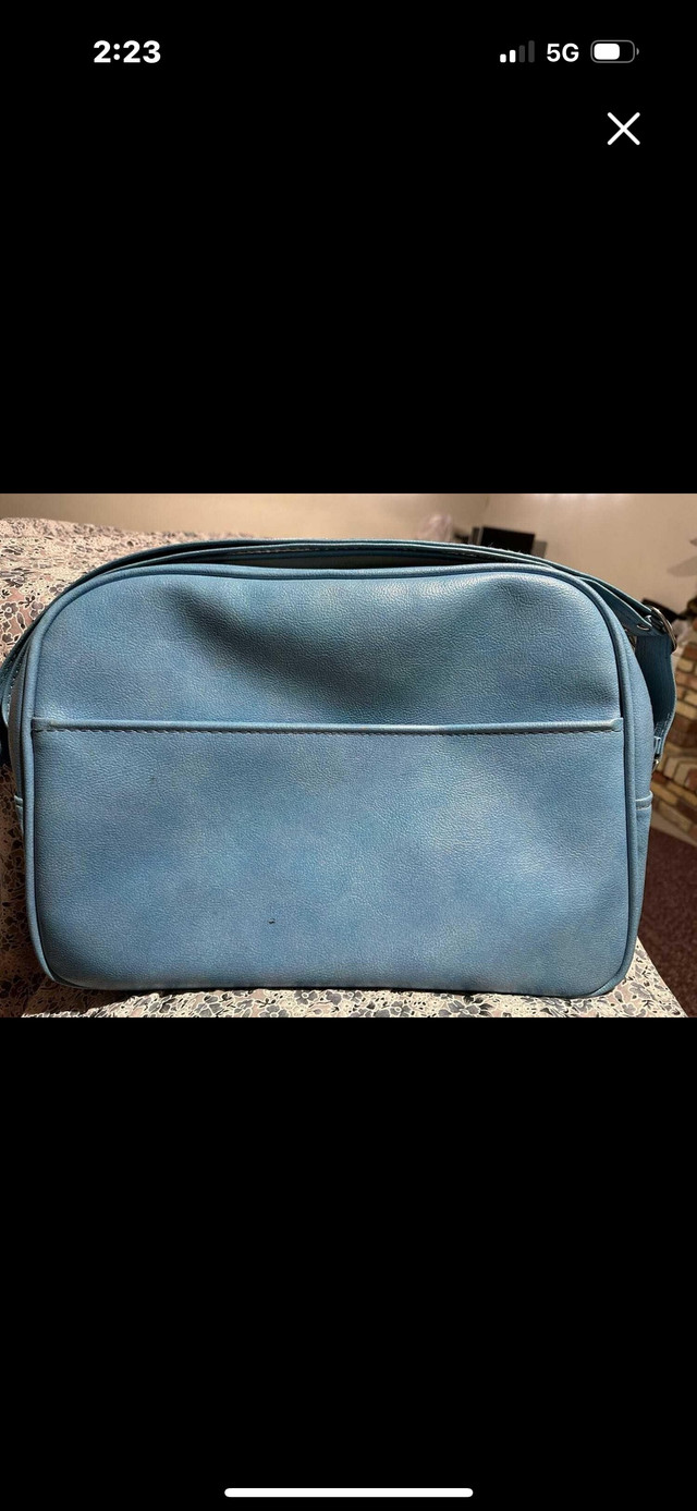 BEAUTIFUL TEAL BLUE VINTAGE “ SAMSONITE” BAG in Women's - Bags & Wallets in Regina - Image 4