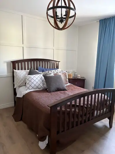 Set de chambre à coucher–lit double–très bonne condition-veni, View more