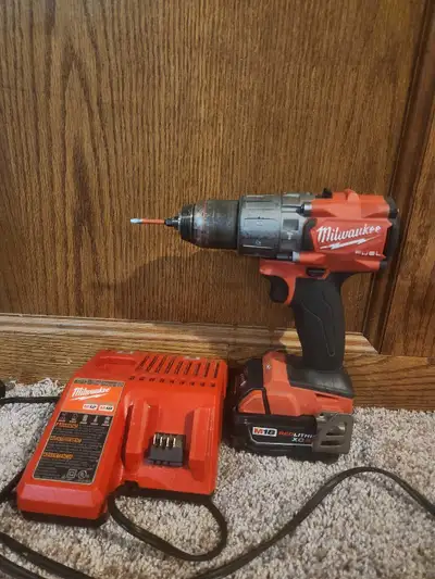 Milwaukee Fuel Hammer Drilll With Charger & M18 XC 5.0Ah Batte, View more