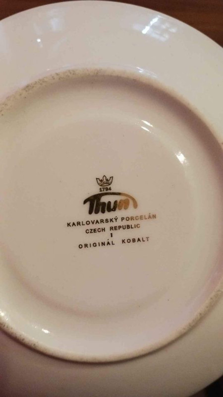 Tasse et soucoupe de porcelaine Thun Karlovarský Porcelán dans Art et objets de collection  à Longueuil/Rive Sud - Image 4