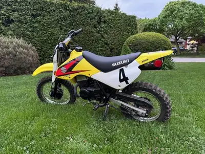 2005 Suzuki JR 80 dirt bike, 2 stroke, manual transmission, super clean, mint condition. Has seen ve...