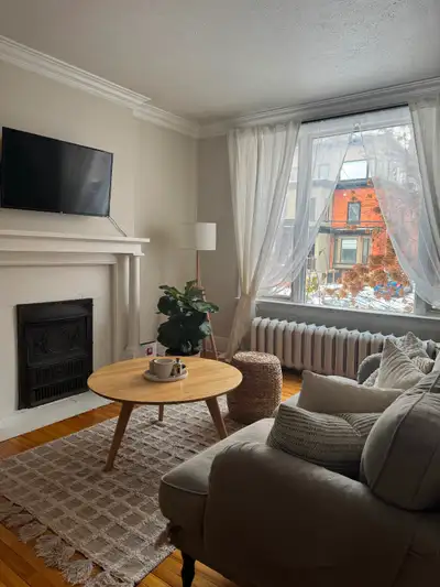 ROOM AVAILABLE STARTING JULY| ALL-INCLUSIVE (roommate! No couples, no families, no older men) Bright...
