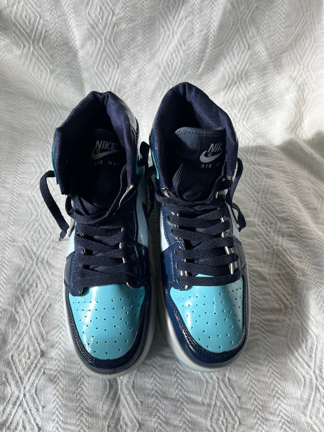 Nike Air Jordan 1 in a Blue Chill (UNC)  2019 women’s Size.8 in Women's - Shoes in Lethbridge
